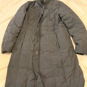 Gallery Women's black Puffer Coat